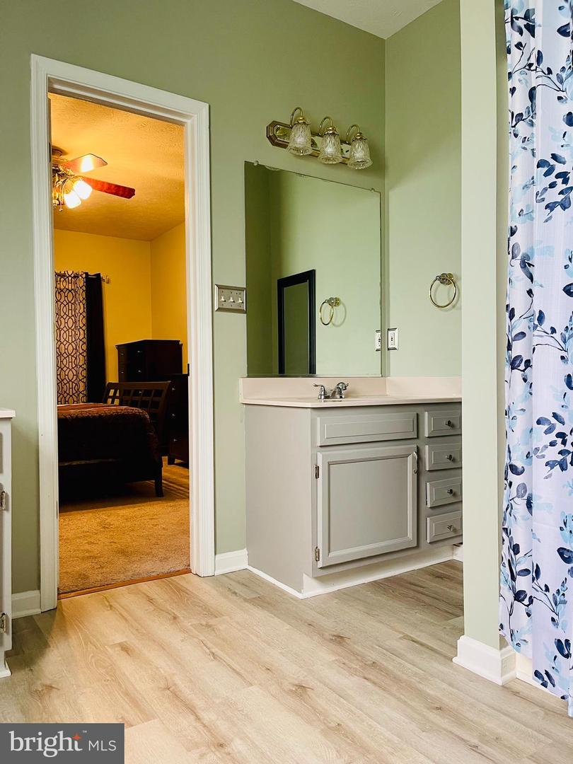 275 GREENWOOD RD, WINCHESTER, Virginia 22602, 3 Bedrooms Bedrooms, 6 Rooms Rooms,3 BathroomsBathrooms,Residential,For sale,275 GREENWOOD RD,VAFV2034838 MLS # VAFV2034838