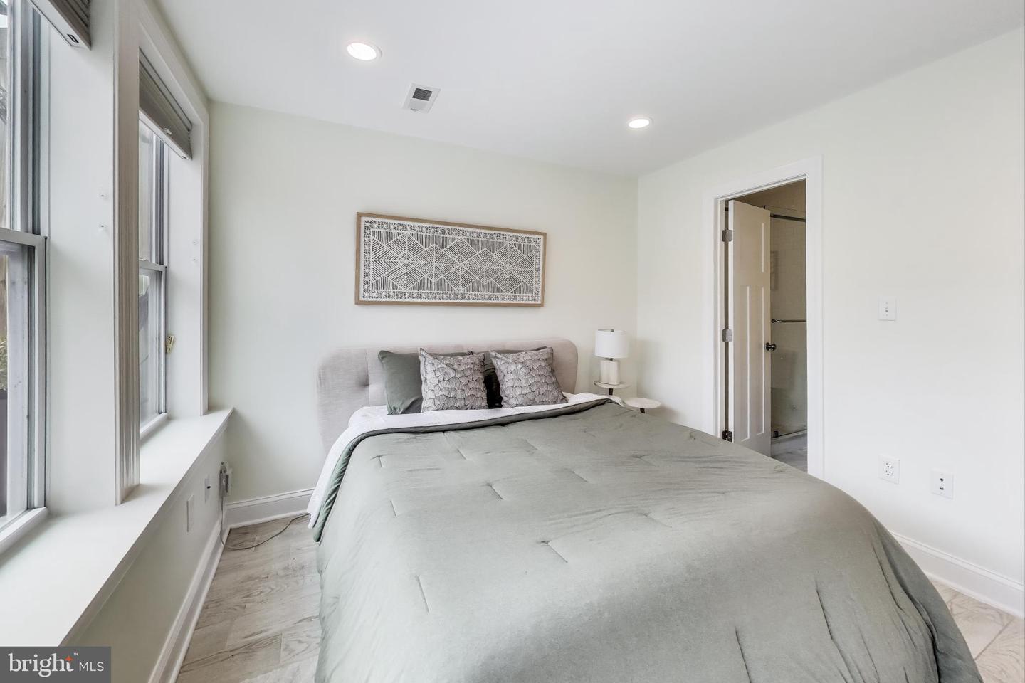 629 MORTON PL NE #1, WASHINGTON, District Of Columbia 20002, 2 Bedrooms Bedrooms, ,2 BathroomsBathrooms,Residential,For sale,629 MORTON PL NE #1,DCDC2205670 MLS # DCDC2205670