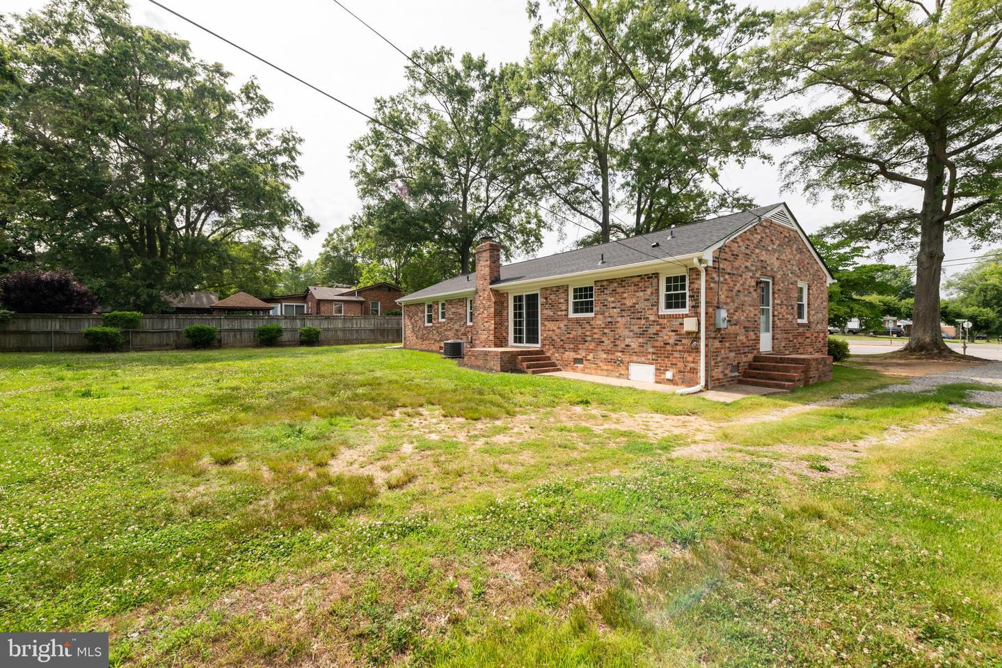 10401 W HUGUENOT RD, NORTH CHESTERFIELD, Virginia 23224, 3 Bedrooms Bedrooms, ,2 BathroomsBathrooms,Residential,For sale,10401 W HUGUENOT RD,VACF2001188 MLS # VACF2001188