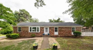 10401 W HUGUENOT RD, NORTH CHESTERFIELD, Virginia 23224, 3 Bedrooms Bedrooms, ,2 BathroomsBathrooms,Residential,For sale,10401 W HUGUENOT RD,VACF2001188 MLS # VACF2001188
