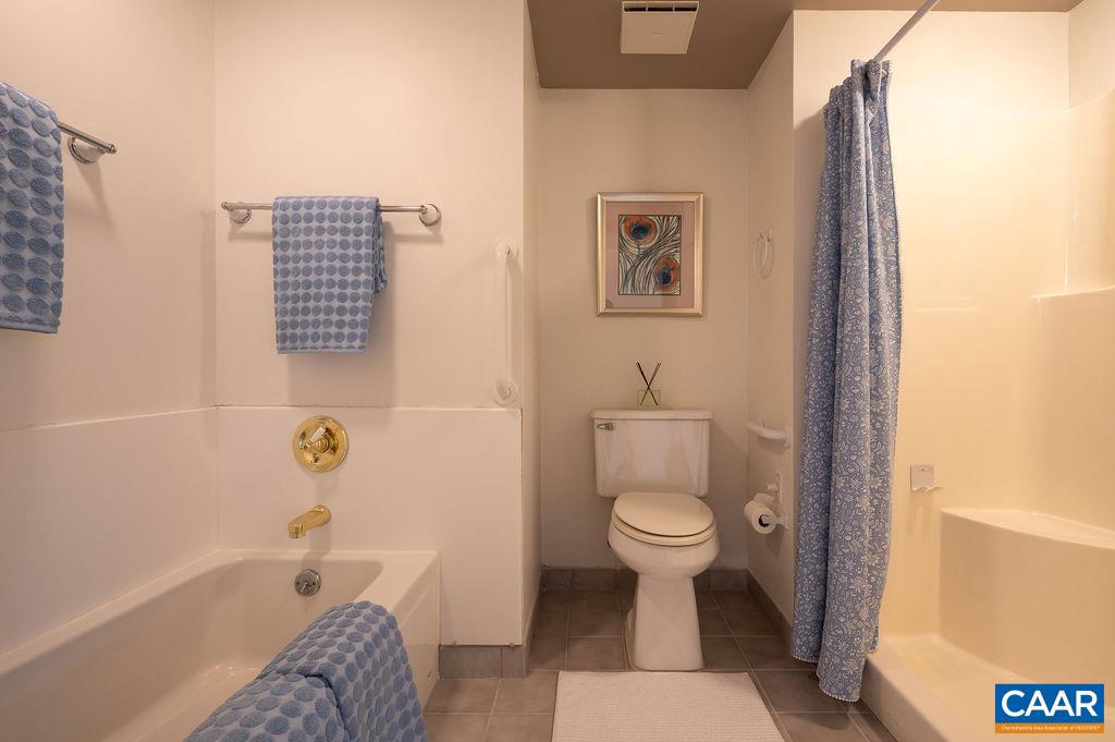 500 CRESTWOOD DR #2203, CHARLOTTESVILLE, Virginia 22903, 2 Bedrooms Bedrooms, ,2 BathroomsBathrooms,Residential,For sale,500 CRESTWOOD DR #2203,665707 MLS # 665707