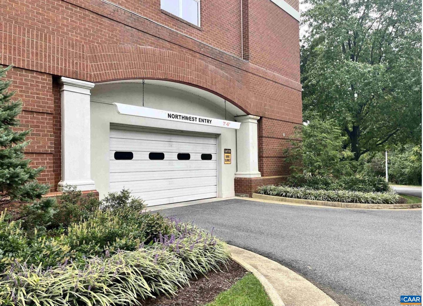500 CRESTWOOD DR #2203, CHARLOTTESVILLE, Virginia 22903, 2 Bedrooms Bedrooms, ,2 BathroomsBathrooms,Residential,For sale,500 CRESTWOOD DR #2203,665707 MLS # 665707