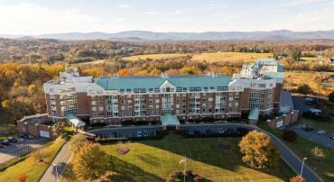 500 CRESTWOOD DR #2203, CHARLOTTESVILLE, Virginia 22903, 2 Bedrooms Bedrooms, ,2 BathroomsBathrooms,Residential,For sale,500 CRESTWOOD DR #2203,665707 MLS # 665707