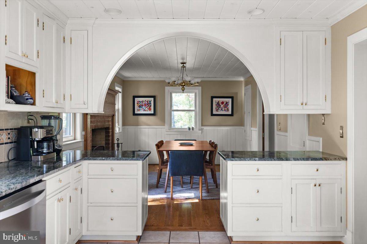 200 SWEETBRIAR, WINCHESTER, Virginia 22603, 3 Bedrooms Bedrooms, ,2 BathroomsBathrooms,Residential,For sale,200 SWEETBRIAR,VAFV2034836 MLS # VAFV2034836