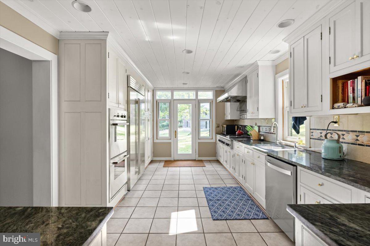 200 SWEETBRIAR, WINCHESTER, Virginia 22603, 3 Bedrooms Bedrooms, ,2 BathroomsBathrooms,Residential,For sale,200 SWEETBRIAR,VAFV2034836 MLS # VAFV2034836