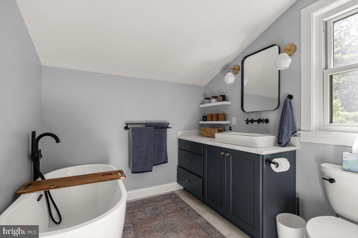 200 SWEETBRIAR, WINCHESTER, Virginia 22603, 3 Bedrooms Bedrooms, ,2 BathroomsBathrooms,Residential,For sale,200 SWEETBRIAR,VAFV2034836 MLS # VAFV2034836