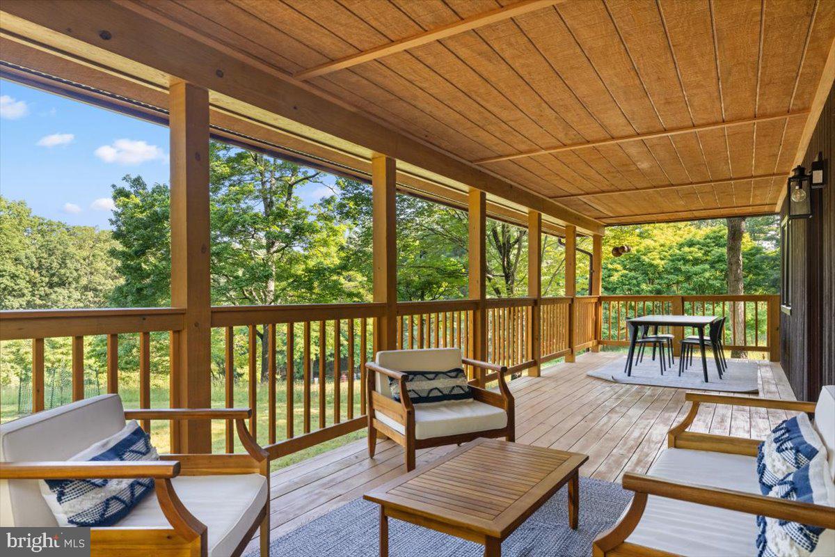 200 SWEETBRIAR, WINCHESTER, Virginia 22603, 3 Bedrooms Bedrooms, ,2 BathroomsBathrooms,Residential,For sale,200 SWEETBRIAR,VAFV2034836 MLS # VAFV2034836