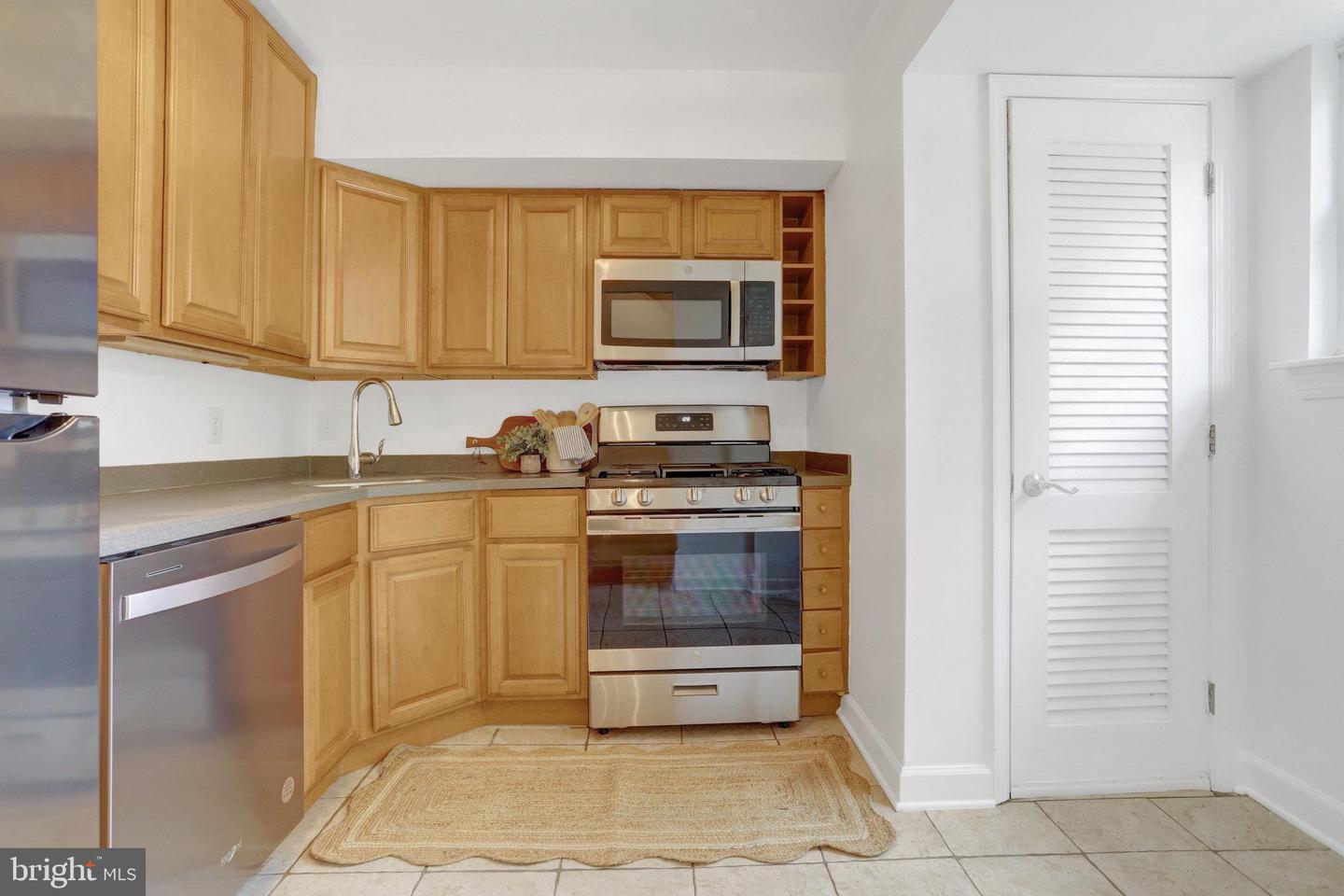 5934 MAYFLOWER CT, ALEXANDRIA, Virginia 22312, 2 Bedrooms Bedrooms, ,1 BathroomBathrooms,Residential,For sale,5934 MAYFLOWER CT,VAAX2046496 MLS # VAAX2046496