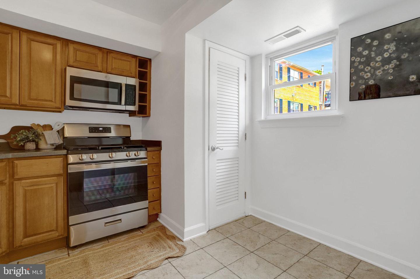 5934 MAYFLOWER CT, ALEXANDRIA, Virginia 22312, 2 Bedrooms Bedrooms, ,1 BathroomBathrooms,Residential,For sale,5934 MAYFLOWER CT,VAAX2046496 MLS # VAAX2046496
