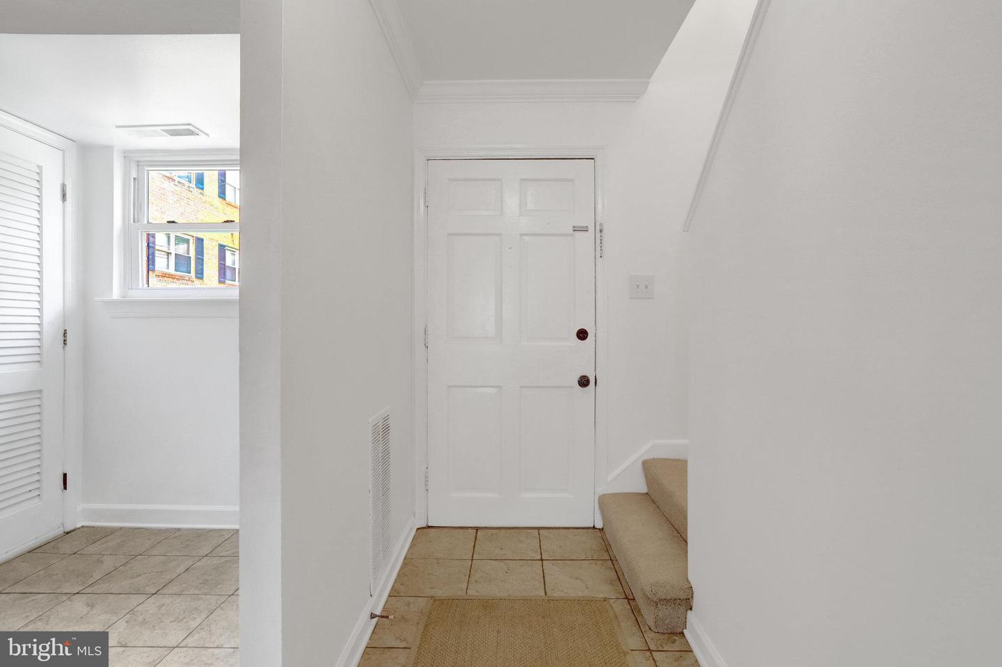 5934 MAYFLOWER CT, ALEXANDRIA, Virginia 22312, 2 Bedrooms Bedrooms, ,1 BathroomBathrooms,Residential,For sale,5934 MAYFLOWER CT,VAAX2046496 MLS # VAAX2046496