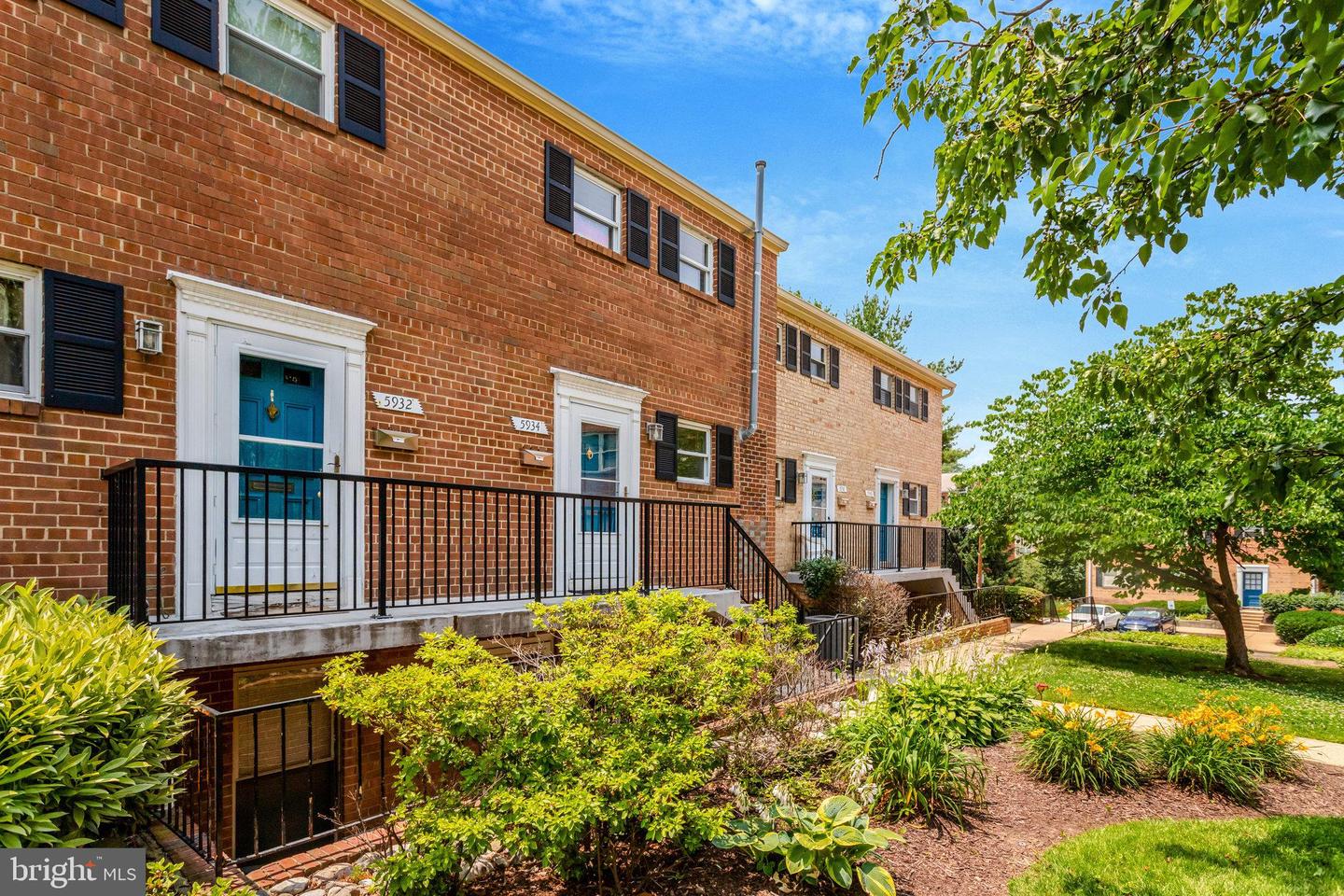 5934 MAYFLOWER CT, ALEXANDRIA, Virginia 22312, 2 Bedrooms Bedrooms, ,1 BathroomBathrooms,Residential,For sale,5934 MAYFLOWER CT,VAAX2046496 MLS # VAAX2046496