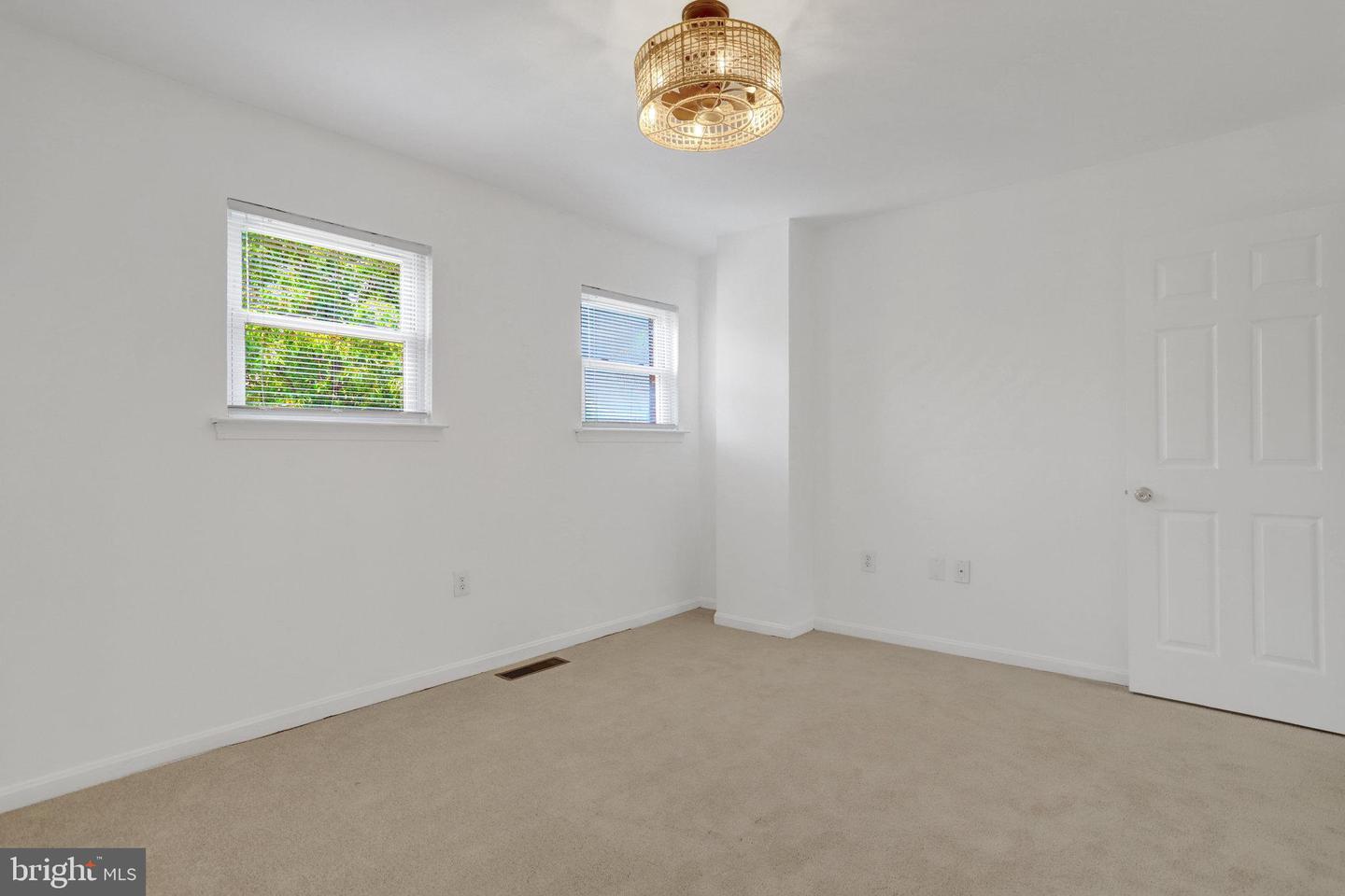 5934 MAYFLOWER CT, ALEXANDRIA, Virginia 22312, 2 Bedrooms Bedrooms, ,1 BathroomBathrooms,Residential,For sale,5934 MAYFLOWER CT,VAAX2046496 MLS # VAAX2046496