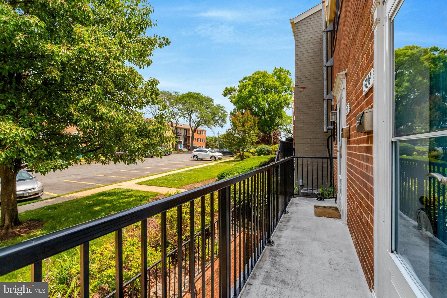 5934 MAYFLOWER CT, ALEXANDRIA, Virginia 22312, 2 Bedrooms Bedrooms, ,1 BathroomBathrooms,Residential,For sale,5934 MAYFLOWER CT,VAAX2046496 MLS # VAAX2046496