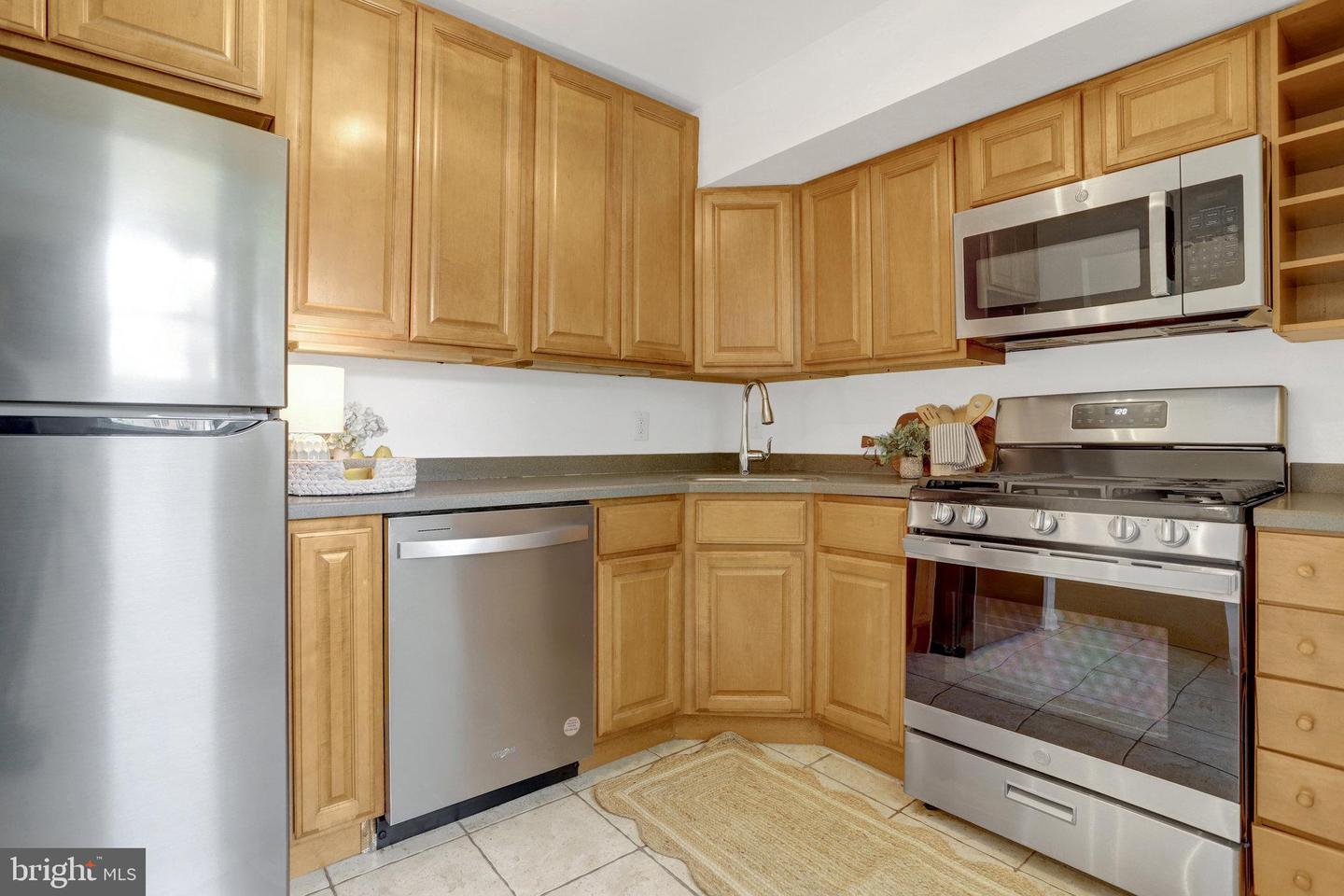 5934 MAYFLOWER CT, ALEXANDRIA, Virginia 22312, 2 Bedrooms Bedrooms, ,1 BathroomBathrooms,Residential,For sale,5934 MAYFLOWER CT,VAAX2046496 MLS # VAAX2046496