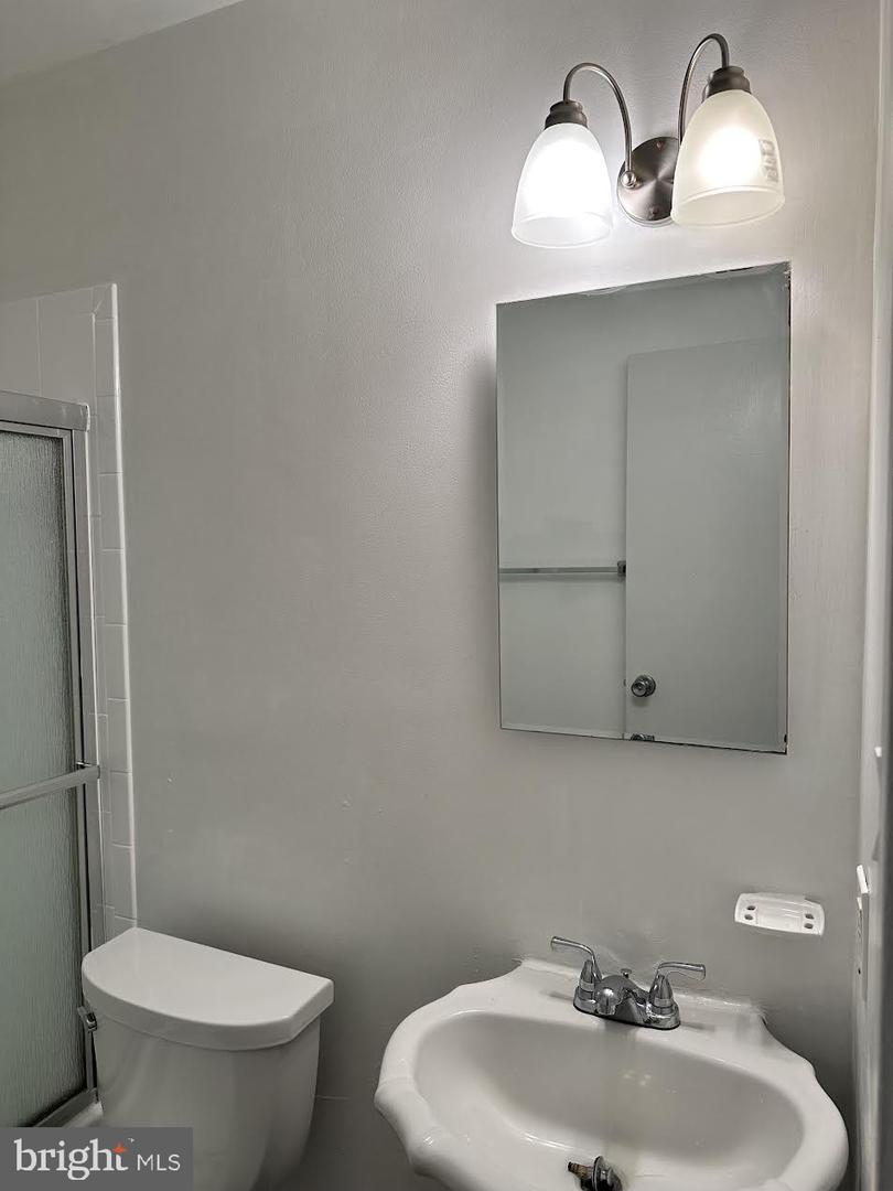 6774 PERRY PENNEY DR, ANNANDALE, Virginia 22003, 3 Bedrooms Bedrooms, ,2 BathroomsBathrooms,Residential,For sale,6774 PERRY PENNEY DR,VAFX2247438 MLS # VAFX2247438