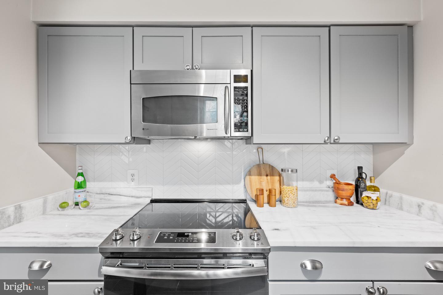 2050 N CALVERT ST #410, ARLINGTON, Virginia 22201, 2 Bedrooms Bedrooms, ,1 BathroomBathrooms,Residential,For sale,2050 N CALVERT ST #410,VAAR2059216 MLS # VAAR2059216