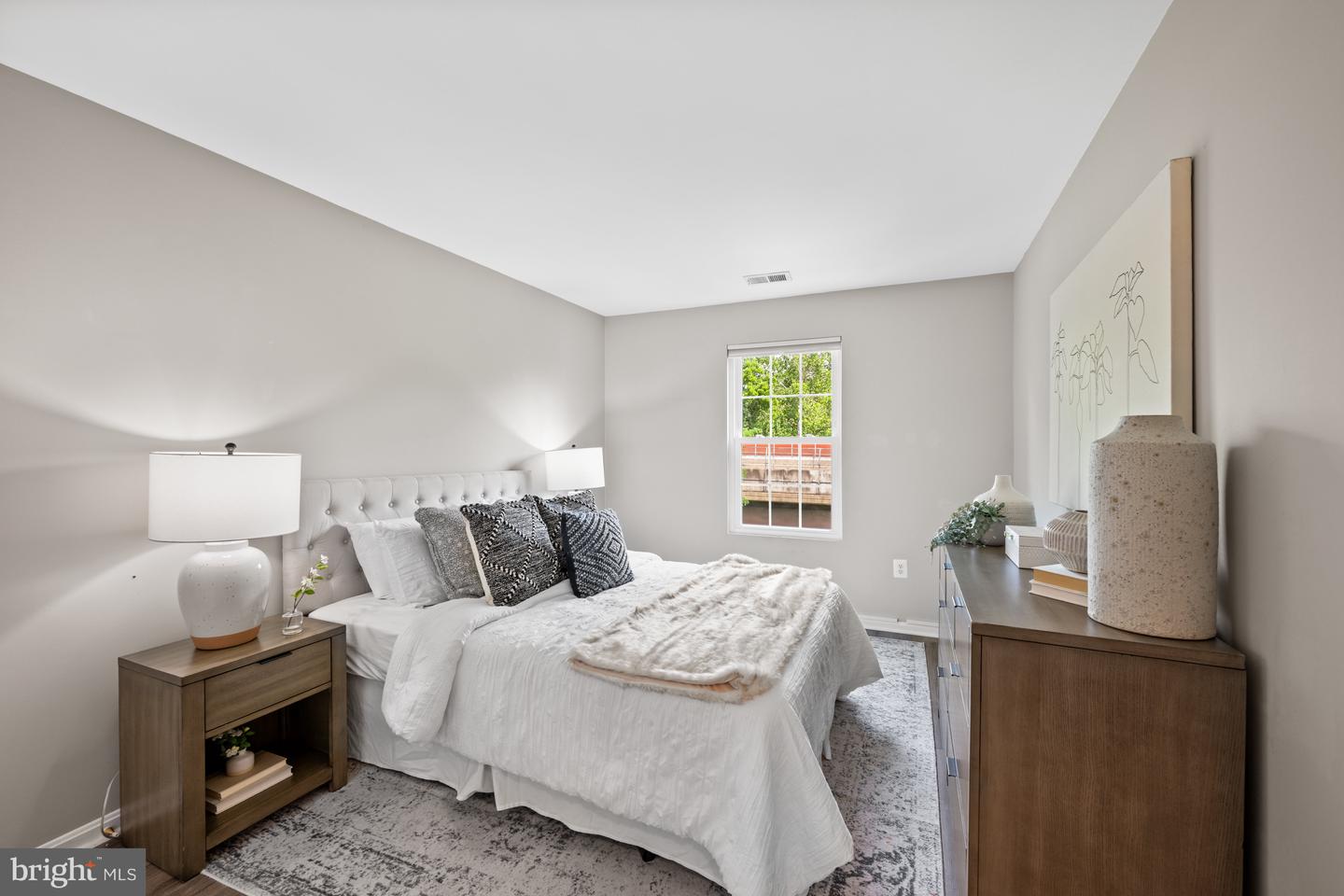 2050 N CALVERT ST #410, ARLINGTON, Virginia 22201, 2 Bedrooms Bedrooms, ,1 BathroomBathrooms,Residential,For sale,2050 N CALVERT ST #410,VAAR2059216 MLS # VAAR2059216