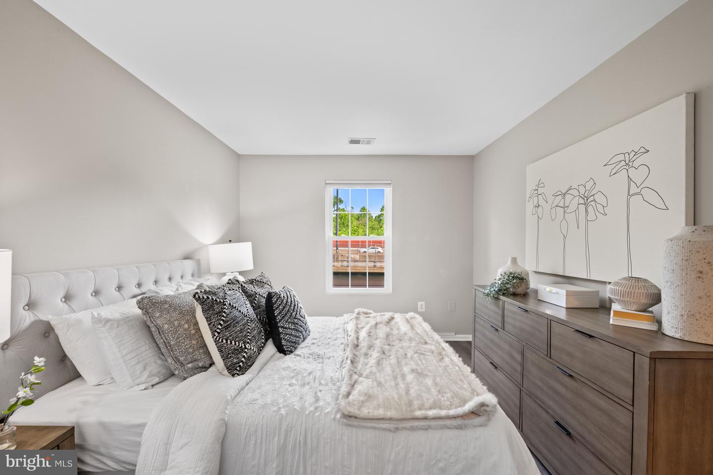 2050 N CALVERT ST #410, ARLINGTON, Virginia 22201, 2 Bedrooms Bedrooms, ,1 BathroomBathrooms,Residential,For sale,2050 N CALVERT ST #410,VAAR2059216 MLS # VAAR2059216