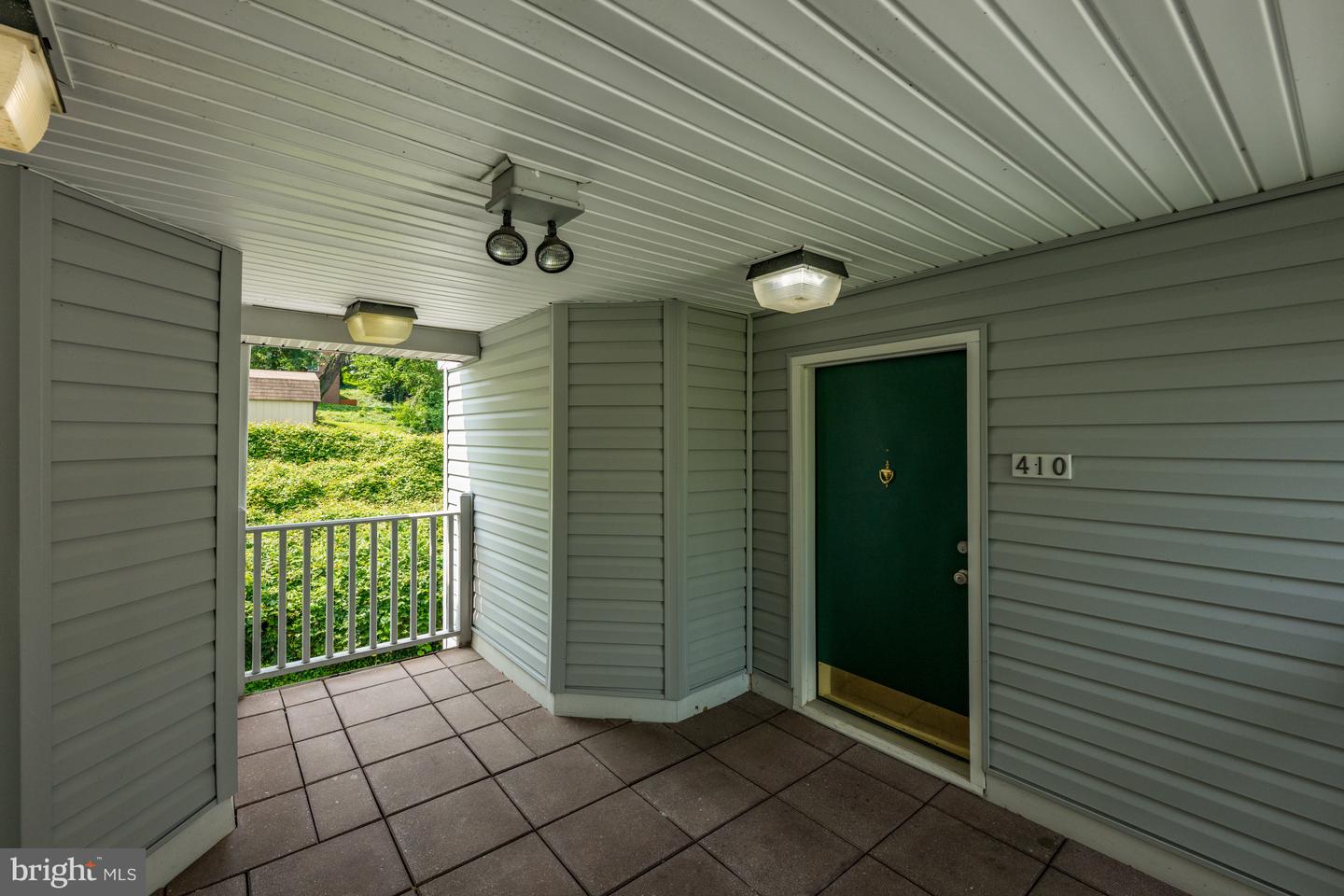 2050 N CALVERT ST #410, ARLINGTON, Virginia 22201, 2 Bedrooms Bedrooms, ,1 BathroomBathrooms,Residential,For sale,2050 N CALVERT ST #410,VAAR2059216 MLS # VAAR2059216