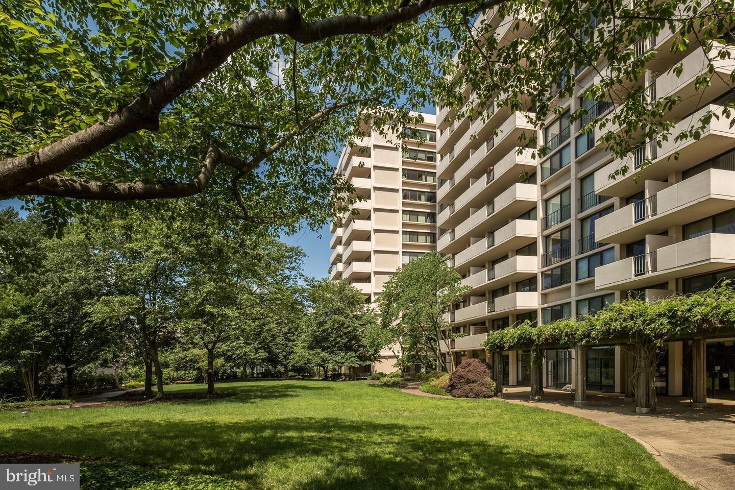 4141 N HENDERSON RD #1220, ARLINGTON, Virginia 22203, 1 Bedroom Bedrooms, ,1 BathroomBathrooms,Residential,For sale,4141 N HENDERSON RD #1220,VAAR2059218 MLS # VAAR2059218