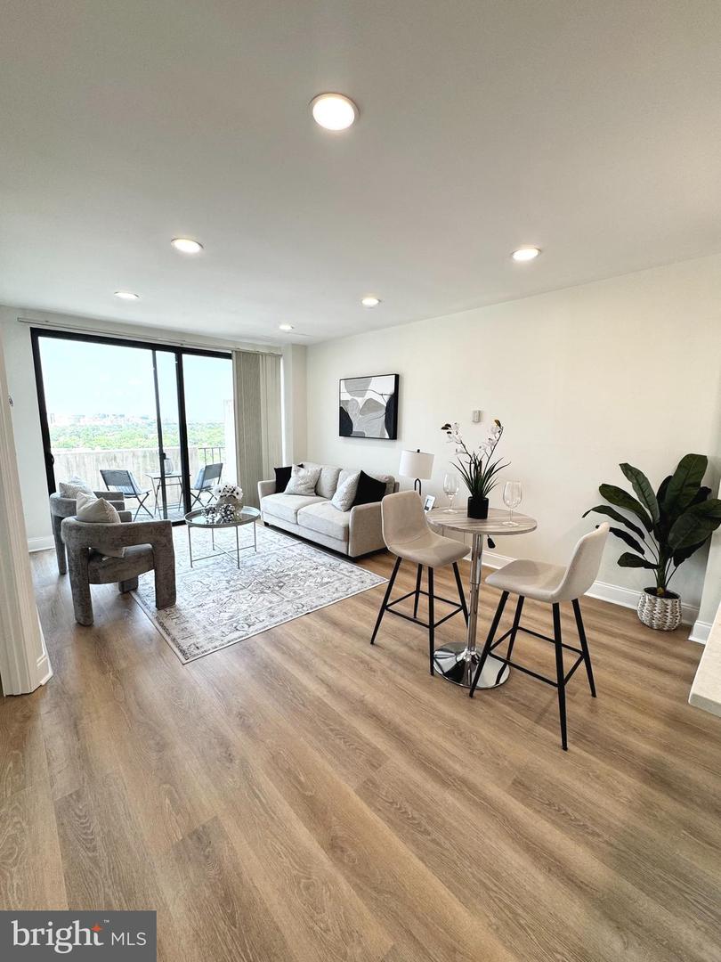 4141 N HENDERSON RD #1220, ARLINGTON, Virginia 22203, 1 Bedroom Bedrooms, ,1 BathroomBathrooms,Residential,For sale,4141 N HENDERSON RD #1220,VAAR2059218 MLS # VAAR2059218