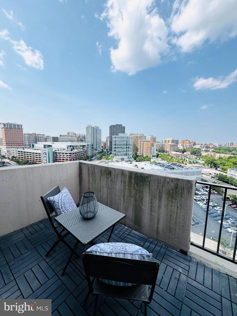 4141 N HENDERSON RD #1220, ARLINGTON, Virginia 22203, 1 Bedroom Bedrooms, ,1 BathroomBathrooms,Residential,For sale,4141 N HENDERSON RD #1220,VAAR2059218 MLS # VAAR2059218