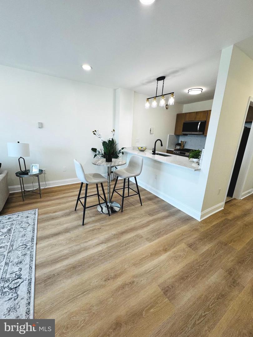 4141 N HENDERSON RD #1220, ARLINGTON, Virginia 22203, 1 Bedroom Bedrooms, ,1 BathroomBathrooms,Residential,For sale,4141 N HENDERSON RD #1220,VAAR2059218 MLS # VAAR2059218