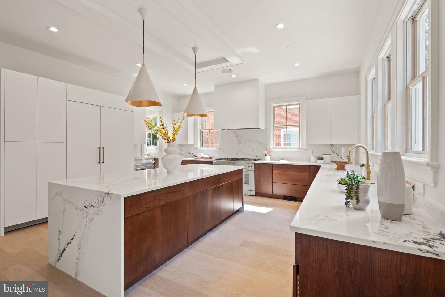 5022 CATHEDRAL AVE NW, WASHINGTON, District Of Columbia 20016, 6 Bedrooms Bedrooms, ,4 BathroomsBathrooms,Residential,For sale,5022 CATHEDRAL AVE NW,DCDC2205756 MLS # DCDC2205756
