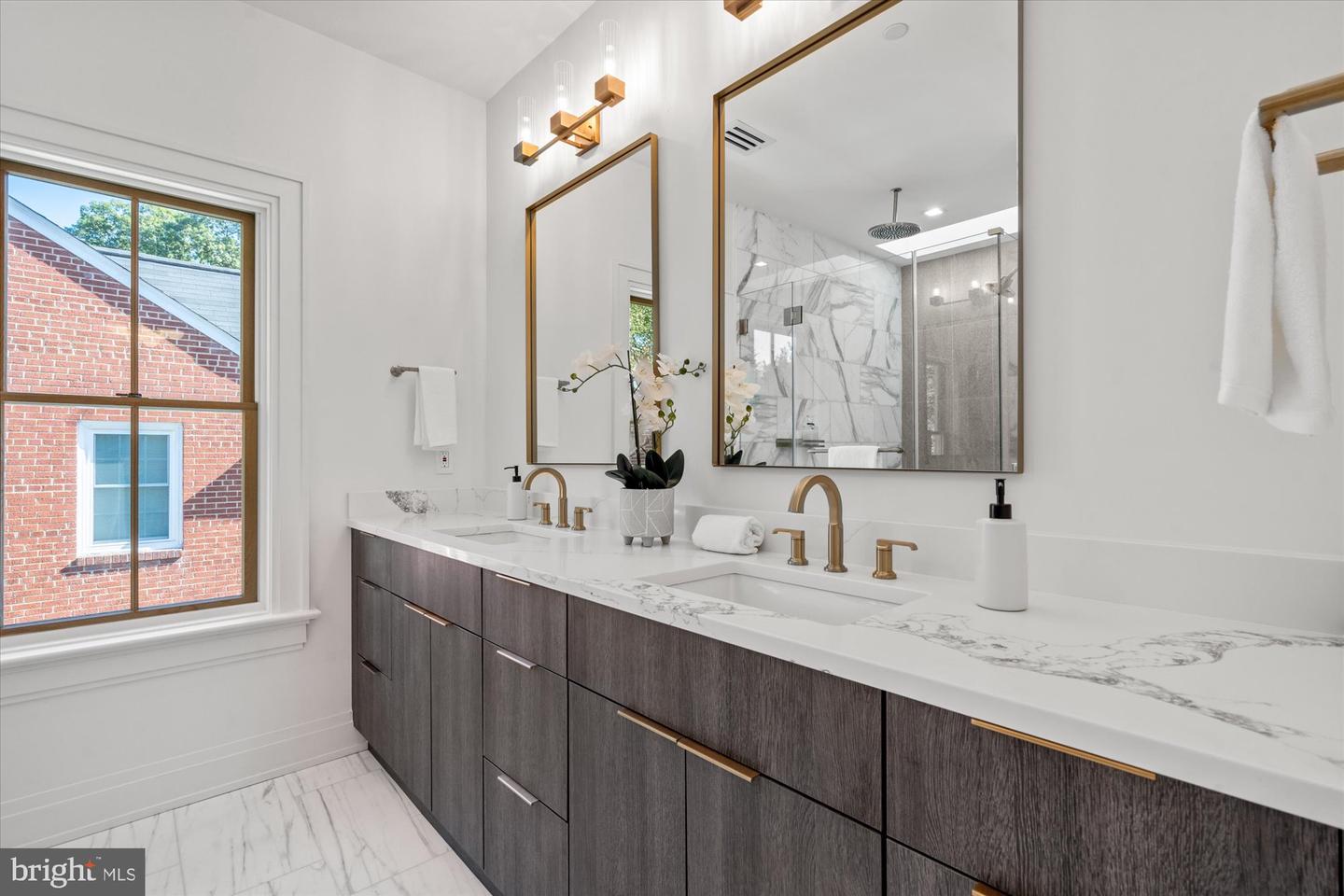 5022 CATHEDRAL AVE NW, WASHINGTON, District Of Columbia 20016, 6 Bedrooms Bedrooms, ,4 BathroomsBathrooms,Residential,For sale,5022 CATHEDRAL AVE NW,DCDC2205756 MLS # DCDC2205756