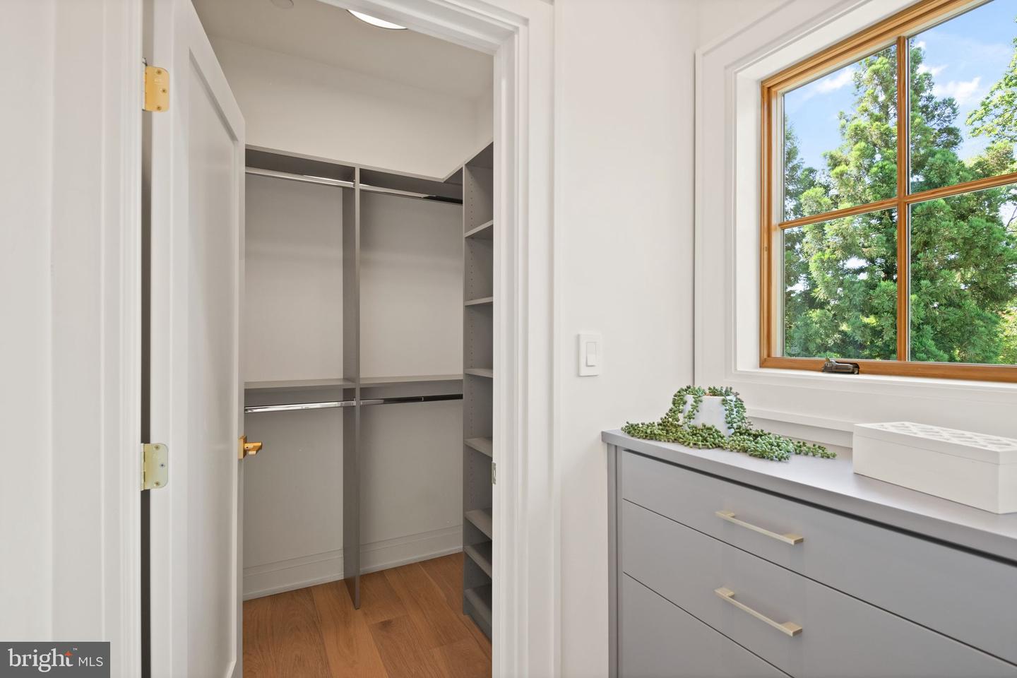 5022 CATHEDRAL AVE NW, WASHINGTON, District Of Columbia 20016, 6 Bedrooms Bedrooms, ,4 BathroomsBathrooms,Residential,For sale,5022 CATHEDRAL AVE NW,DCDC2205756 MLS # DCDC2205756