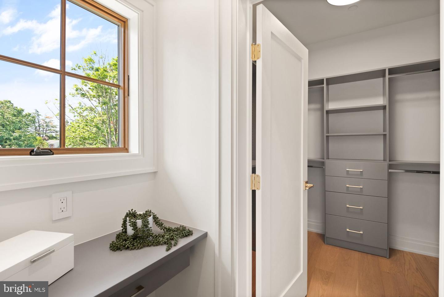 5022 CATHEDRAL AVE NW, WASHINGTON, District Of Columbia 20016, 6 Bedrooms Bedrooms, ,4 BathroomsBathrooms,Residential,For sale,5022 CATHEDRAL AVE NW,DCDC2205756 MLS # DCDC2205756