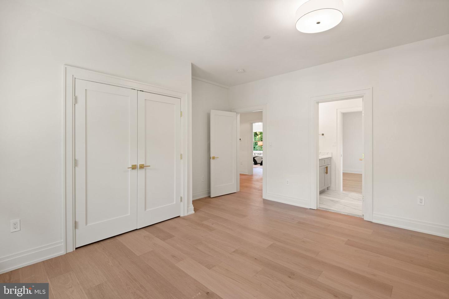 5022 CATHEDRAL AVE NW, WASHINGTON, District Of Columbia 20016, 6 Bedrooms Bedrooms, ,4 BathroomsBathrooms,Residential,For sale,5022 CATHEDRAL AVE NW,DCDC2205756 MLS # DCDC2205756