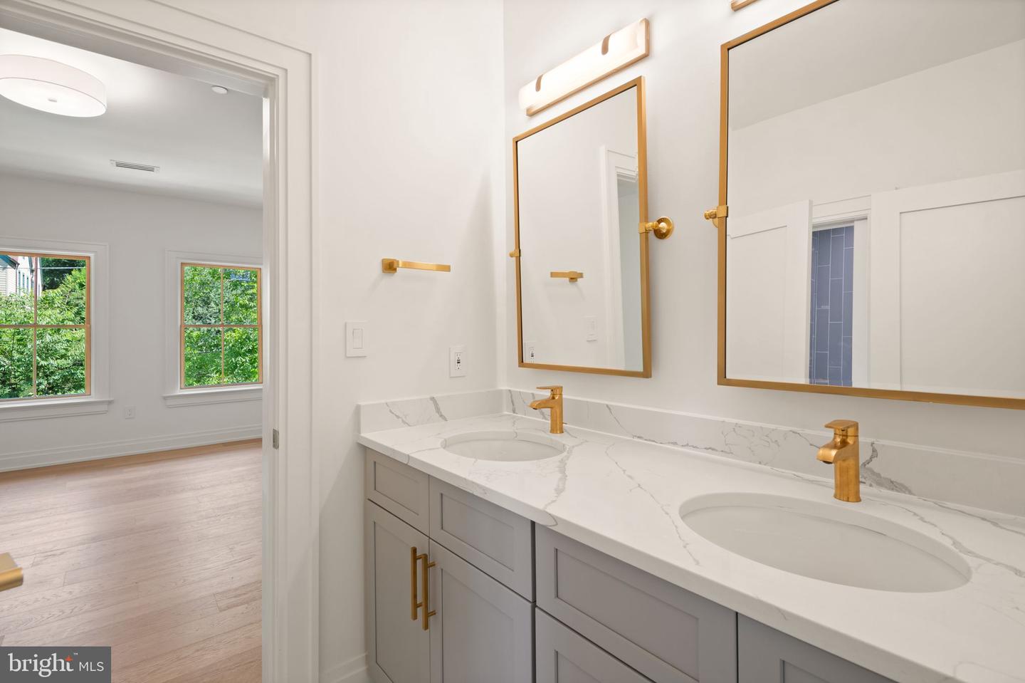 5022 CATHEDRAL AVE NW, WASHINGTON, District Of Columbia 20016, 6 Bedrooms Bedrooms, ,4 BathroomsBathrooms,Residential,For sale,5022 CATHEDRAL AVE NW,DCDC2205756 MLS # DCDC2205756