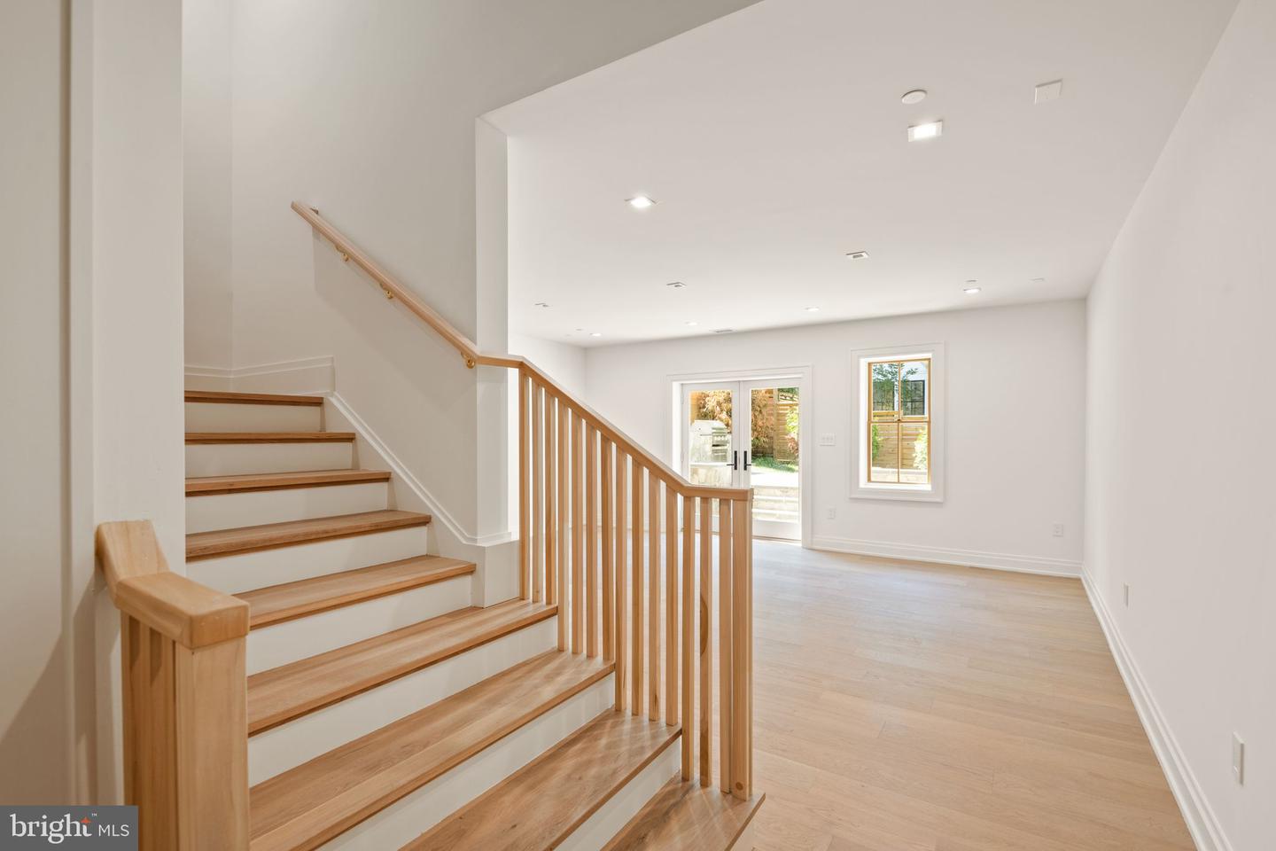 5022 CATHEDRAL AVE NW, WASHINGTON, District Of Columbia 20016, 6 Bedrooms Bedrooms, ,4 BathroomsBathrooms,Residential,For sale,5022 CATHEDRAL AVE NW,DCDC2205756 MLS # DCDC2205756