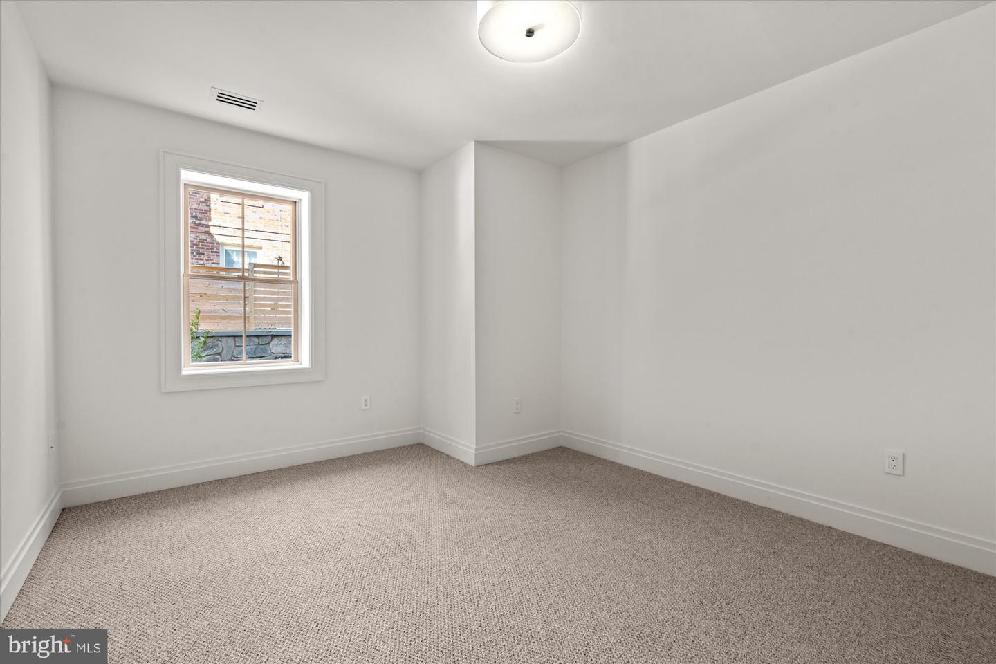 5022 CATHEDRAL AVE NW, WASHINGTON, District Of Columbia 20016, 6 Bedrooms Bedrooms, ,4 BathroomsBathrooms,Residential,For sale,5022 CATHEDRAL AVE NW,DCDC2205756 MLS # DCDC2205756
