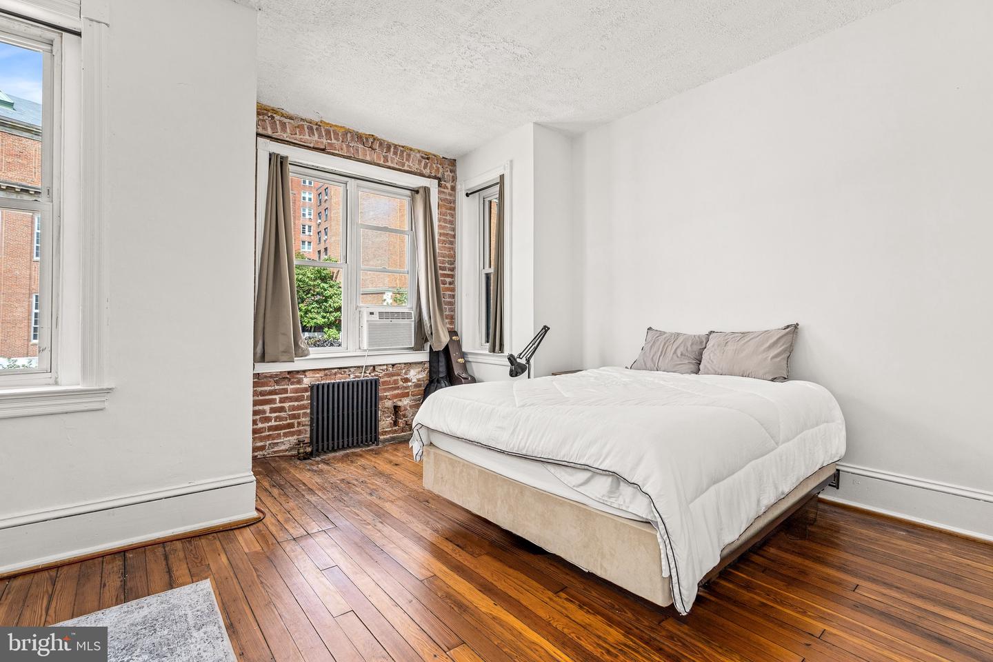 2017 19TH ST NW, WASHINGTON, District Of Columbia 20009, 7 Bedrooms Bedrooms, ,3 BathroomsBathrooms,Residential,For sale,2017 19TH ST NW,DCDC2205772 MLS # DCDC2205772