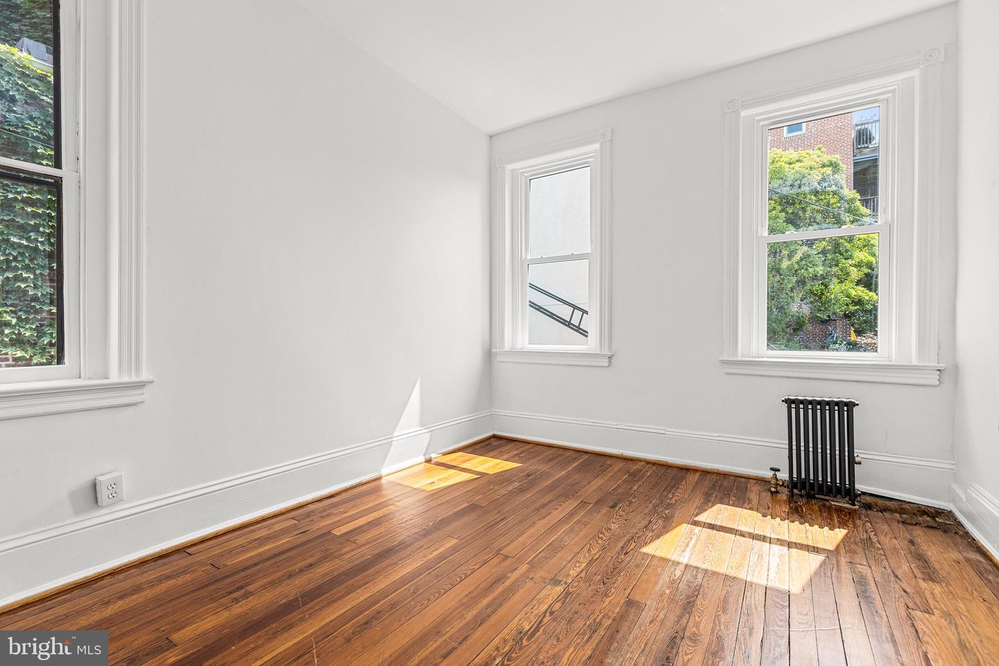 2017 19TH ST NW, WASHINGTON, District Of Columbia 20009, 7 Bedrooms Bedrooms, ,3 BathroomsBathrooms,Residential,For sale,2017 19TH ST NW,DCDC2205772 MLS # DCDC2205772