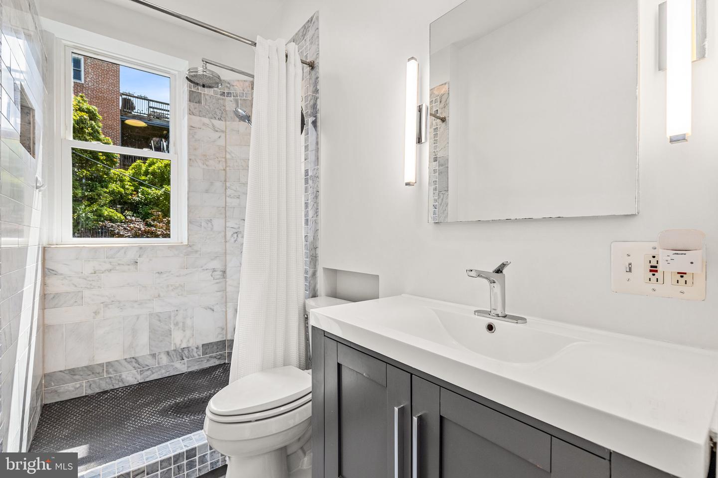 2017 19TH ST NW, WASHINGTON, District Of Columbia 20009, 7 Bedrooms Bedrooms, ,3 BathroomsBathrooms,Residential,For sale,2017 19TH ST NW,DCDC2205772 MLS # DCDC2205772
