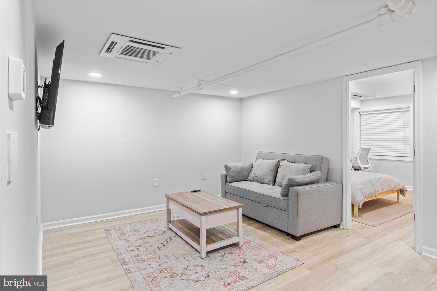2017 19TH ST NW, WASHINGTON, District Of Columbia 20009, 7 Bedrooms Bedrooms, ,3 BathroomsBathrooms,Residential,For sale,2017 19TH ST NW,DCDC2205772 MLS # DCDC2205772