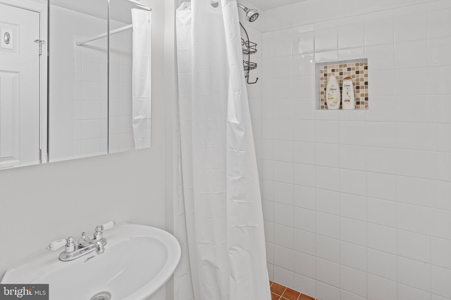 2017 19TH ST NW, WASHINGTON, District Of Columbia 20009, 7 Bedrooms Bedrooms, ,3 BathroomsBathrooms,Residential,For sale,2017 19TH ST NW,DCDC2205772 MLS # DCDC2205772