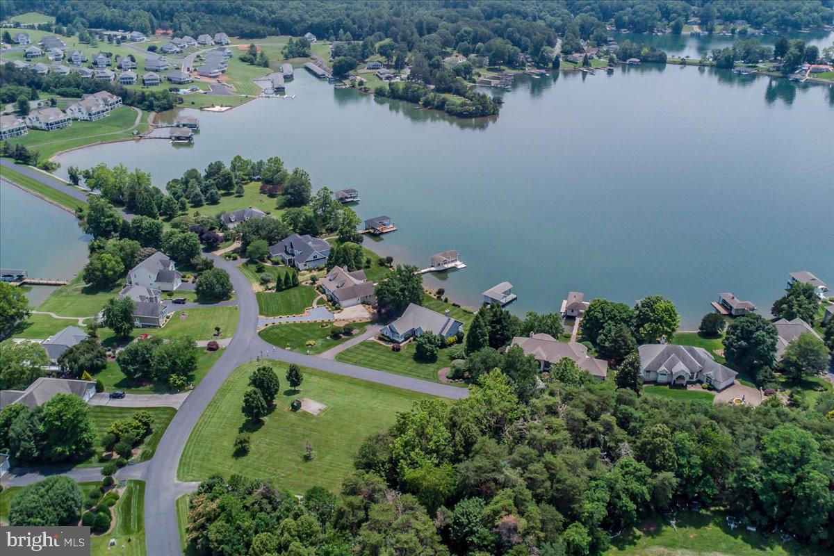 35 LAKE SHORE DR, UNION HALL, Virginia 24176, 3 Bedrooms Bedrooms, ,3 BathroomsBathrooms,Residential,For sale,35 LAKE SHORE DR,VAFK2000078 MLS # VAFK2000078