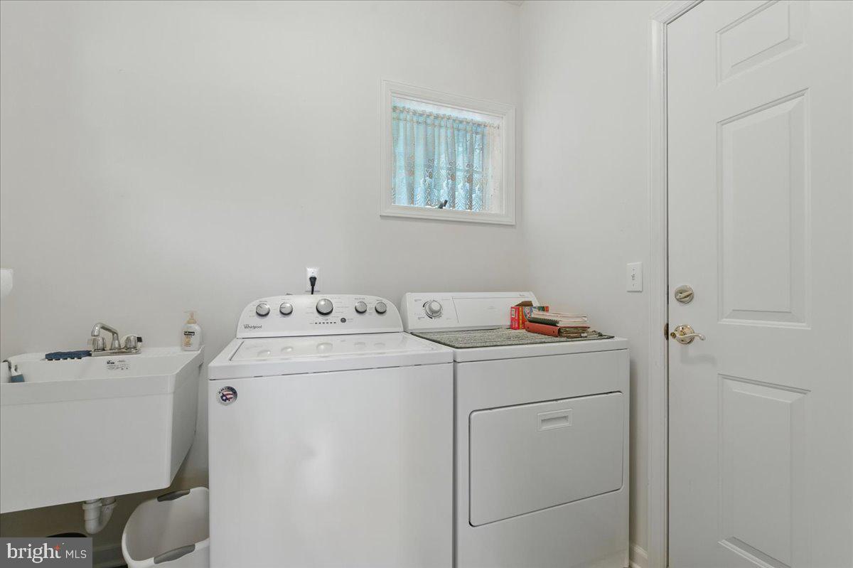 35 LAKE SHORE DR, UNION HALL, Virginia 24176, 3 Bedrooms Bedrooms, ,3 BathroomsBathrooms,Residential,For sale,35 LAKE SHORE DR,VAFK2000078 MLS # VAFK2000078