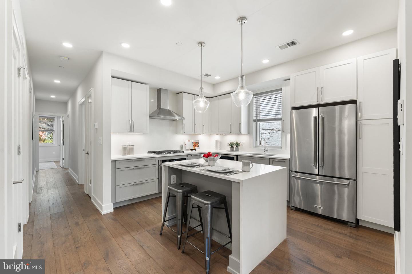 417 4TH ST SE #2, WASHINGTON, District Of Columbia 20003, 3 Bedrooms Bedrooms, ,2 BathroomsBathrooms,Residential,For sale,417 4TH ST SE #2,DCDC2205834 MLS # DCDC2205834