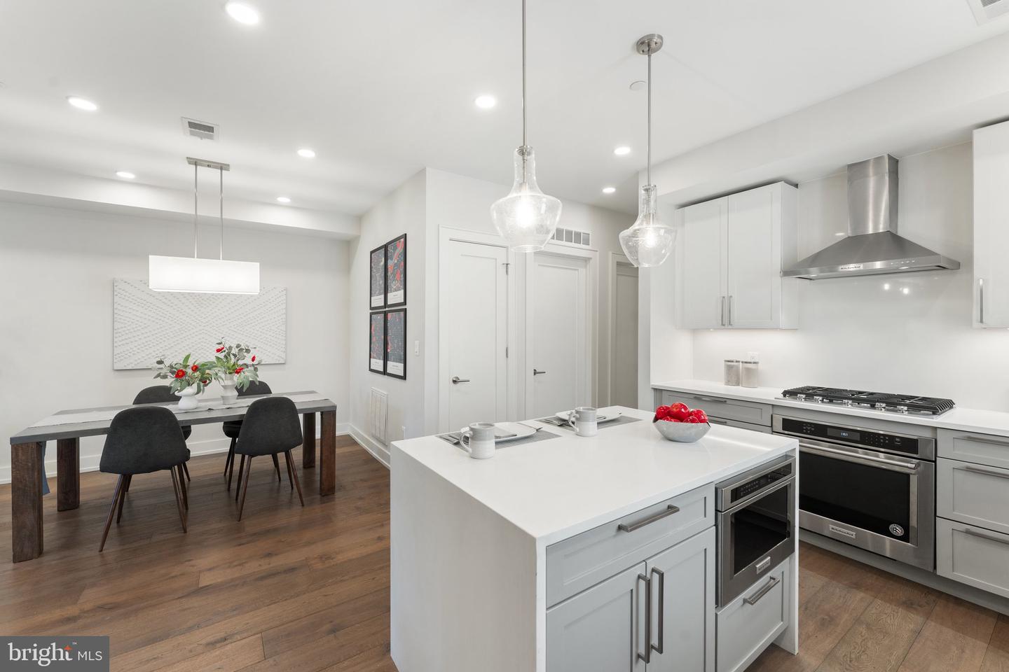 417 4TH ST SE #2, WASHINGTON, District Of Columbia 20003, 3 Bedrooms Bedrooms, ,2 BathroomsBathrooms,Residential,For sale,417 4TH ST SE #2,DCDC2205834 MLS # DCDC2205834