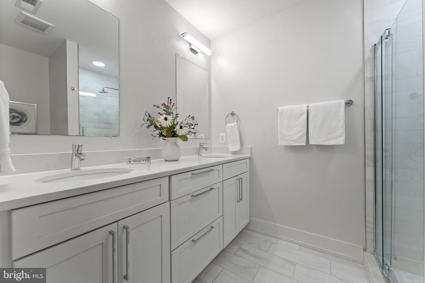 417 4TH ST SE #2, WASHINGTON, District Of Columbia 20003, 3 Bedrooms Bedrooms, ,2 BathroomsBathrooms,Residential,For sale,417 4TH ST SE #2,DCDC2205834 MLS # DCDC2205834