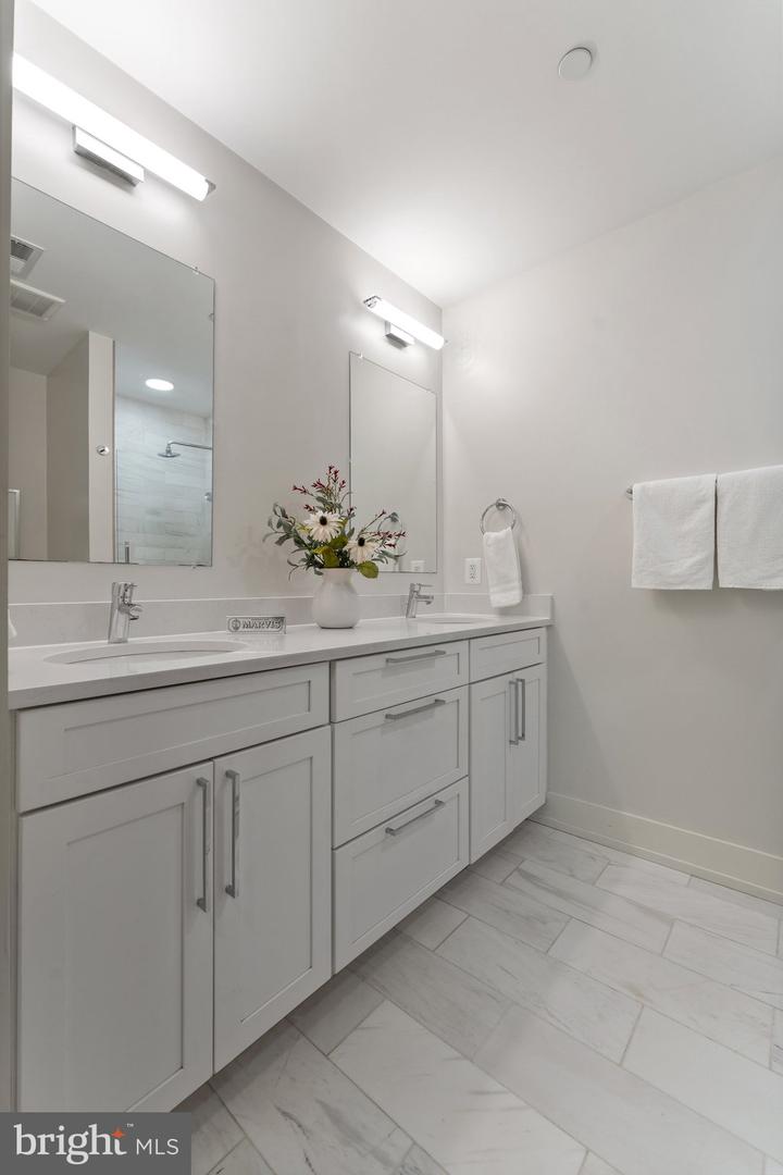 417 4TH ST SE #2, WASHINGTON, District Of Columbia 20003, 3 Bedrooms Bedrooms, ,2 BathroomsBathrooms,Residential,For sale,417 4TH ST SE #2,DCDC2205834 MLS # DCDC2205834