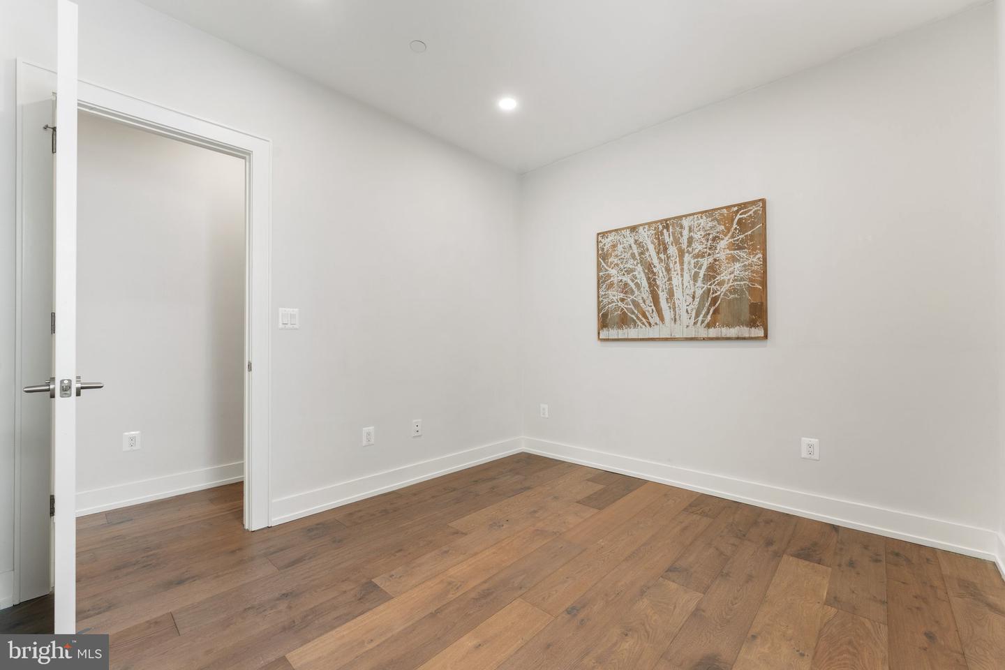 417 4TH ST SE #2, WASHINGTON, District Of Columbia 20003, 3 Bedrooms Bedrooms, ,2 BathroomsBathrooms,Residential,For sale,417 4TH ST SE #2,DCDC2205834 MLS # DCDC2205834