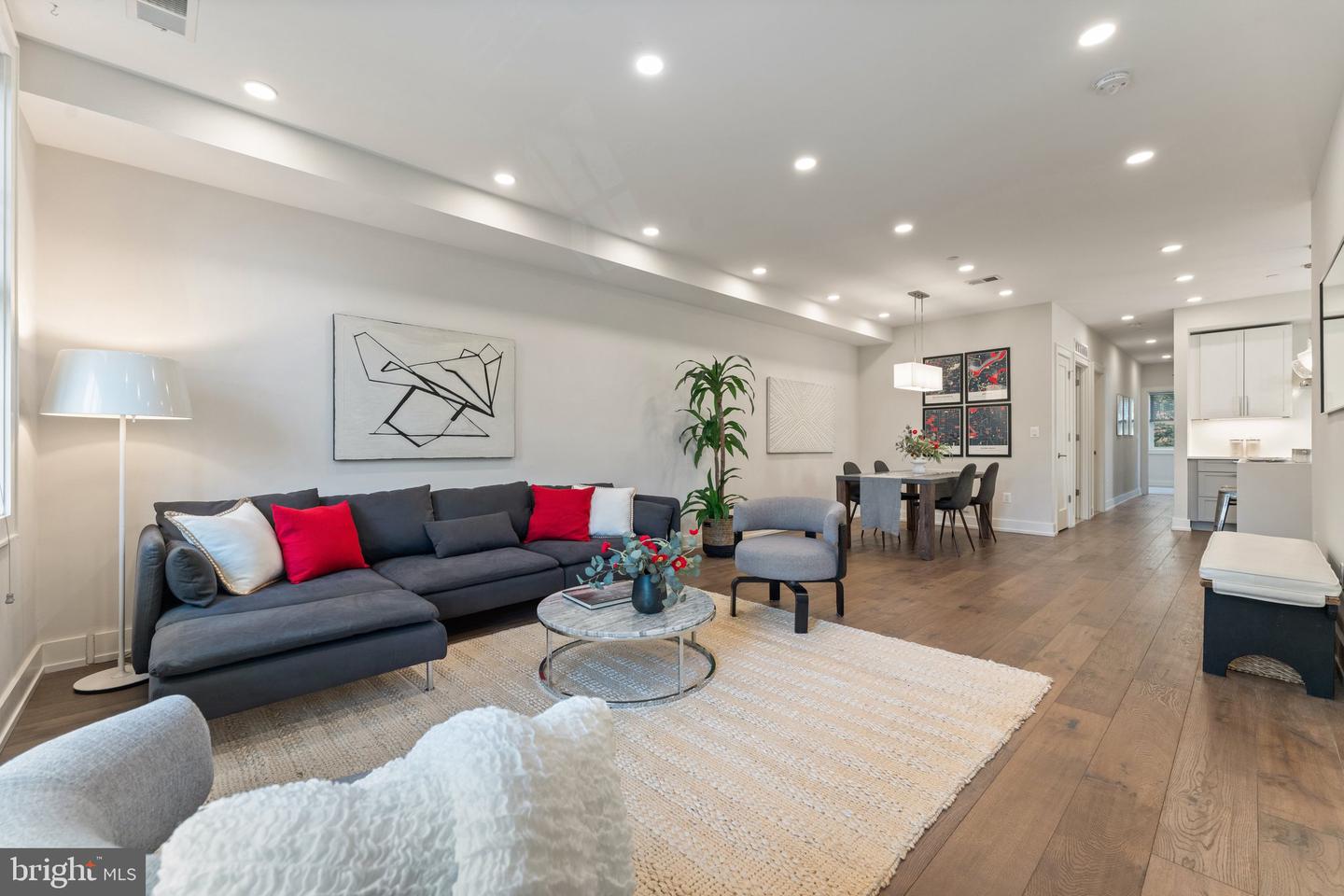 417 4TH ST SE #2, WASHINGTON, District Of Columbia 20003, 3 Bedrooms Bedrooms, ,2 BathroomsBathrooms,Residential,For sale,417 4TH ST SE #2,DCDC2205834 MLS # DCDC2205834