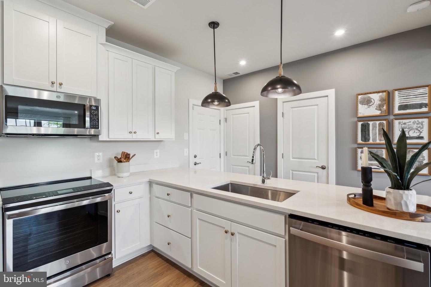 2009 ABBOCCATO TER SE, LEESBURG, Virginia 20175, 3 Bedrooms Bedrooms, ,2 BathroomsBathrooms,Residential,For sale,2009 ABBOCCATO TER SE,VALO2099604 MLS # VALO2099604