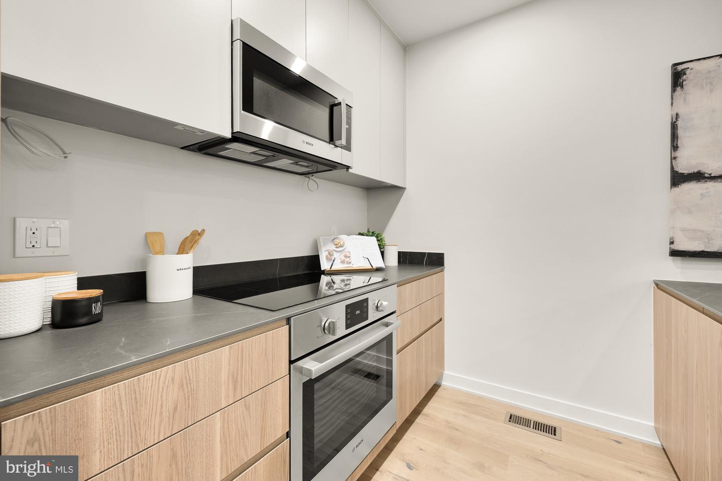 2647 41ST ST NW #2, WASHINGTON, District Of Columbia 20007, 3 Bedrooms Bedrooms, ,2 BathroomsBathrooms,Residential,For sale,2647 41ST ST NW #2,DCDC2205858 MLS # DCDC2205858
